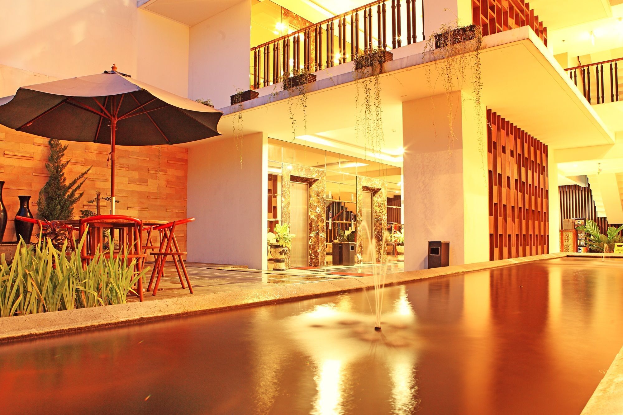 Luxury Malioboro Hotel Yogyakarta Extérieur photo